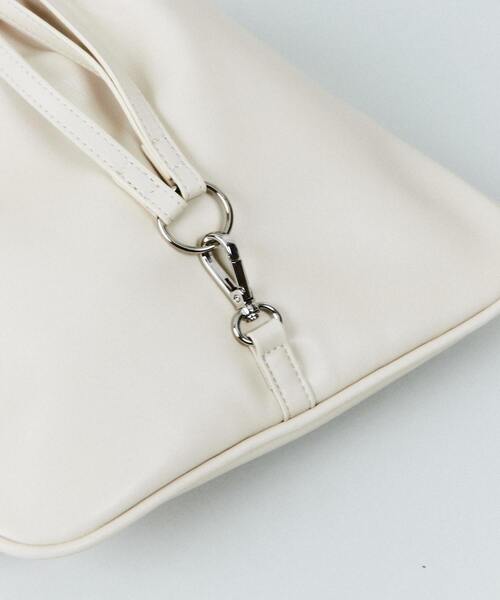 CONVERSE TOKYO（コンバーストウキョウ）の「ボンサック巾着バッグ（バックパック/リュック・レディース・ブラック/ホワイト・FREE）」の16枚目の写真