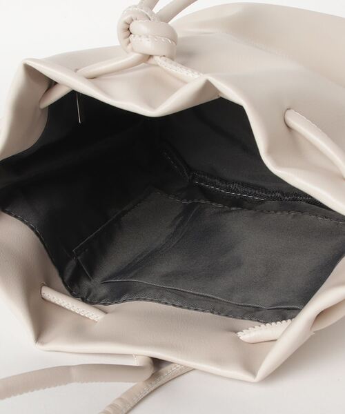 MAISON BREEZE(メゾンブリーズ)の「【MAISON BREEZE】エコレザー巾着バッグ TYPE-2 KNF(ショルダーバッグ・レディース・ホワイト/ブラック/ベージュ/イエロー・FREE)」の14枚目の写真