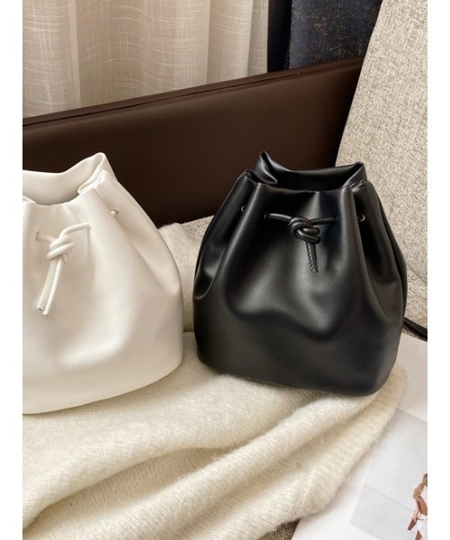 MAISON BREEZE(メゾンブリーズ)の「【MAISON BREEZE】エコレザー巾着バッグ TYPE-2 KNF(ショルダーバッグ・レディース・ホワイト/ブラック/ベージュ/イエロー・FREE)」の10枚目の写真