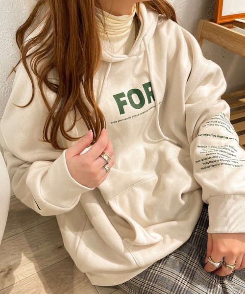 apres jour clair（アプレジュールクレア）の「【apres jour clair】アソートロゴフーディ（パーカー・レディース・アイボリー/ベージュ/ナチュラル/グリーン・フリー/X-LARGE）」の6枚目の写真