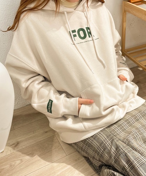 apres jour clair（アプレジュールクレア）の「【apres jour clair】アソートロゴフーディ（パーカー・レディース・アイボリー/ベージュ/ナチュラル/グリーン・フリー/X-LARGE）」の8枚目の写真
