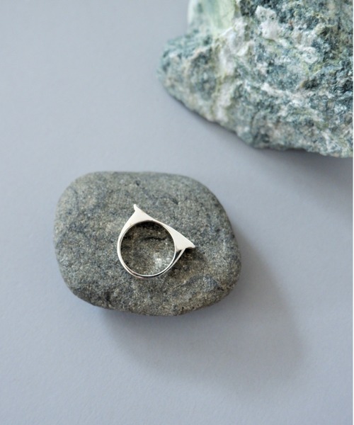 LAVER（ラバー）の「LAVER/ラバー　HOLLOW RECTANGLE RING　ホロウレクタングル　リング（リング・レディース・シルバー・6/5）」の2枚目の写真