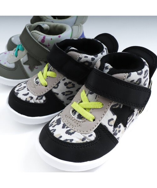 IFME(イフミー)の「IFMEコラボスニーカー(スニーカー・キッズ・ブラック/ライトグレー・13/14/13.5/18/17/14.5/15 /19/16)」の3枚目の写真