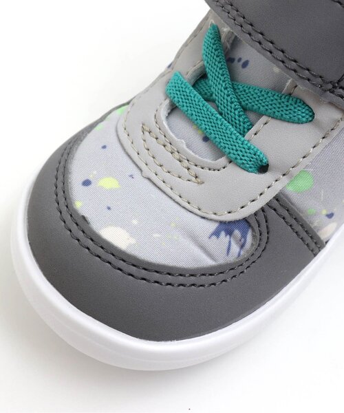 IFME(イフミー)の「IFMEコラボスニーカー(スニーカー・キッズ・ブラック/ライトグレー・13/14/13.5/18/17/14.5/15 /19/16)」の12枚目の写真