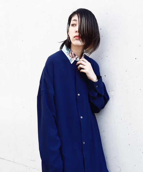 rovtski（ロフトスキー）の「SHARE ROOMSMIDDLE CLERIC SHIRT/シェアルームス ミドル オーバーサイズクレリックシャツ（シャツ/ブラウス・メンズ・ネイビー/オフホワイト/ブルー系その他/ホワイト系その他/ホワイト系その他2/ブラック/ブルー系その他2/ブルー系その他3・FREE）」の6枚目の写真