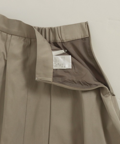 AULI（アウリィ）の「【低身長向けサイズ】ミモレ丈アシンメトリーフレアプリーツスカート（スカート・レディース・ベージュ/ネイビー/イエロー・S/XS）」の8枚目の写真