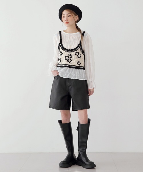 UNE MANSION(ユヌマンション)の「レザーコーティングハーフパンツ(その他パンツ・レディース・ブラック/アイボリー・SMALL/MEDIUM/LARGE)」の13枚目の写真