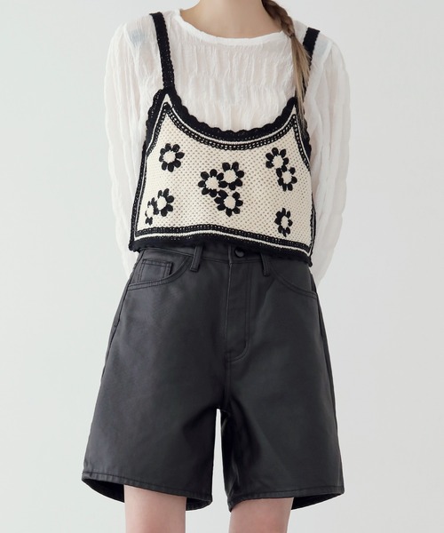 UNE MANSION(ユヌマンション)の「レザーコーティングハーフパンツ(その他パンツ・レディース・ブラック/アイボリー・SMALL/MEDIUM/LARGE)」の9枚目の写真