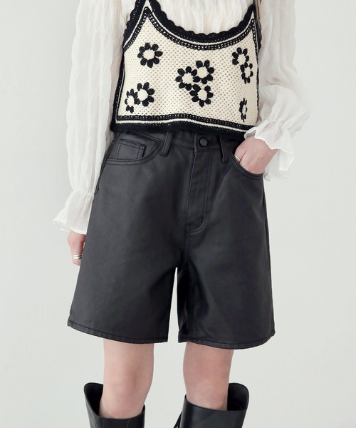 UNE MANSION(ユヌマンション)の「レザーコーティングハーフパンツ(その他パンツ・レディース・ブラック/アイボリー・SMALL/MEDIUM/LARGE)」の18枚目の写真