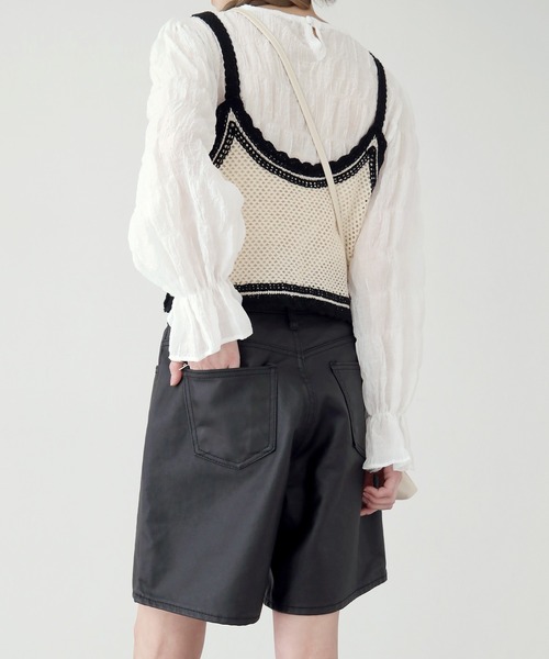 UNE MANSION(ユヌマンション)の「レザーコーティングハーフパンツ(その他パンツ・レディース・ブラック/アイボリー・SMALL/MEDIUM/LARGE)」の6枚目の写真