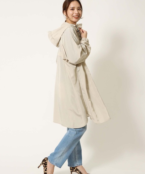 Jines（ジネス）の「エアリーグログラン素材・ポンチョ風マウンテンパーカー（マウンテンパーカー・レディース・ベージュ/ネイビー/カーキ・FREE）」の5枚目の写真