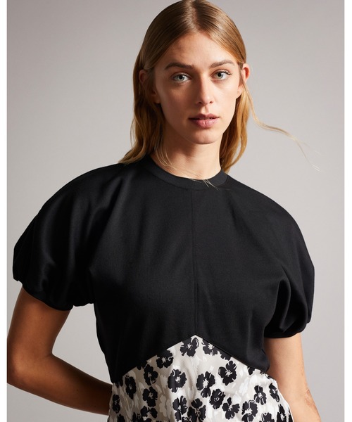 Ted Baker(テッドベーカー)の「GWIANA モノトーン フラワープリント ドレス(ドレス・レディース・ブラック・2/0/3/1)」の4枚目の写真