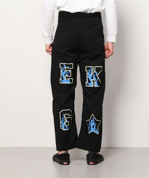 ARULE（アルール）の「A'GEM/9 × .kom『ARULE/アルール』ファイヤー レタリング ワッペン ワイドシルエット デニムパンツ（デニムパンツ・メンズ・ネイビー・M/L）」の22枚目の写真