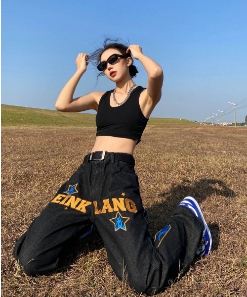 ARULE（アルール）の「A'GEM/9 × .kom『ARULE/アルール』ファイヤー レタリング ワッペン ワイドシルエット デニムパンツ（デニムパンツ・メンズ・ネイビー・M/L）」の10枚目の写真