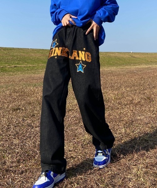 ARULE（アルール）の「A'GEM/9 × .kom『ARULE/アルール』ファイヤー レタリング ワッペン ワイドシルエット デニムパンツ（デニムパンツ・メンズ・ネイビー・M/L）」の12枚目の写真