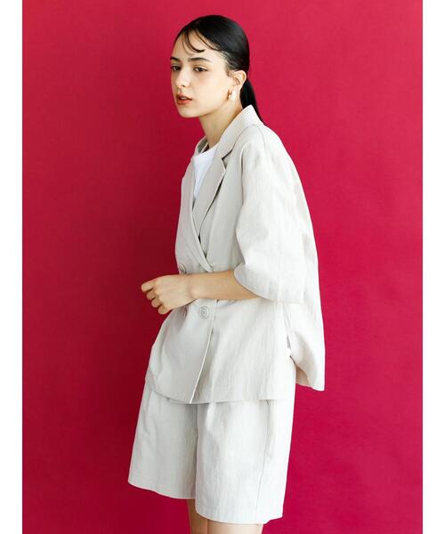 koe（コエ）の「麻見えエンボス半袖ジャケット＊（テーラードジャケット・レディース・ブラック/ブルー/グリーン/アイボリー・M）」の5枚目の写真