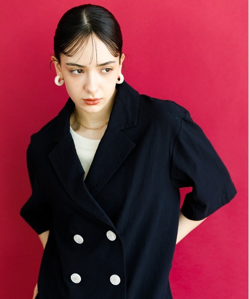 koe（コエ）の「麻見えエンボス半袖ジャケット＊（テーラードジャケット・レディース・ブラック/ブルー/グリーン/アイボリー・M）」の3枚目の写真