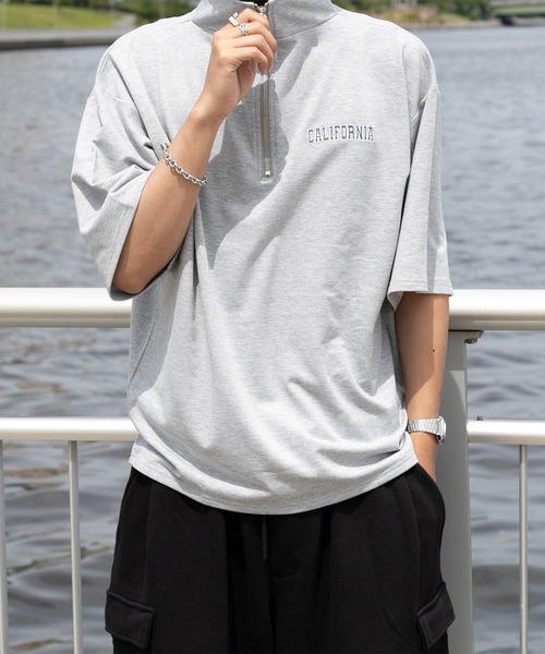 kutir(クティール)の「ロゴ入り半袖ハーフジップ(Tシャツ/カットソー・メンズ・ライトグレー/ブラック/グリーン・MEDIUM/LARGE)」の3枚目の写真