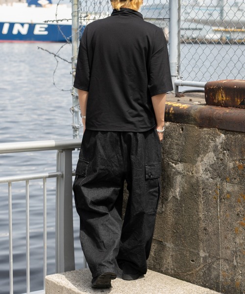 kutir(クティール)の「ロゴ入り半袖ハーフジップ(Tシャツ/カットソー・メンズ・ライトグレー/ブラック/グリーン・MEDIUM/LARGE)」の6枚目の写真