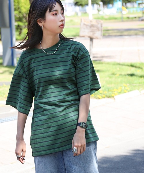 ZIP FIVE（ジップファイブ）の「【ZIP FIVE】アソートマルチボーダーオーバーサイズ半袖Tシャツ（Tシャツ/カットソー・レディース・ホワイト×ブラック/ブラック×ホワイト/ホワイト×ネイビー/ホワイト系/ブラック系/グリーン系/グリーン系1/ネイビー系/ネイビー系1/ブルー系/ブルー系1・MEDIUM/LARGE/X-LARGE）」の7枚目の写真