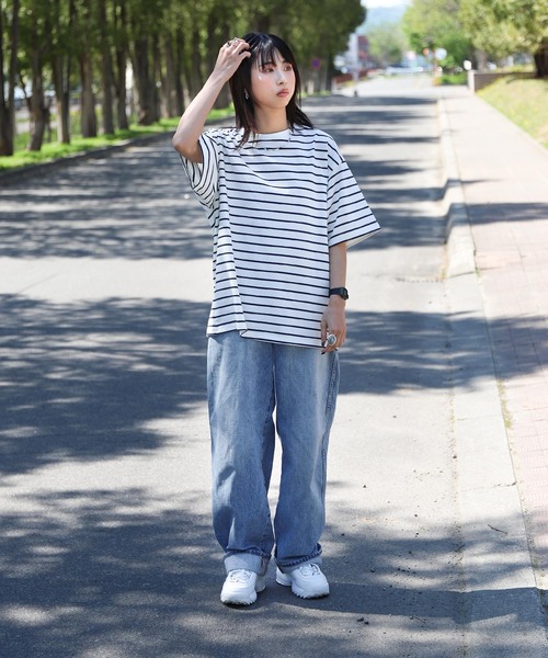 ZIP FIVE（ジップファイブ）の「【ZIP FIVE】アソートマルチボーダーオーバーサイズ半袖Tシャツ（Tシャツ/カットソー・レディース・ホワイト×ブラック/ブラック×ホワイト/ホワイト×ネイビー/ホワイト系/ブラック系/グリーン系/グリーン系1/ネイビー系/ネイビー系1/ブルー系/ブルー系1・MEDIUM/LARGE/X-LARGE）」の20枚目の写真