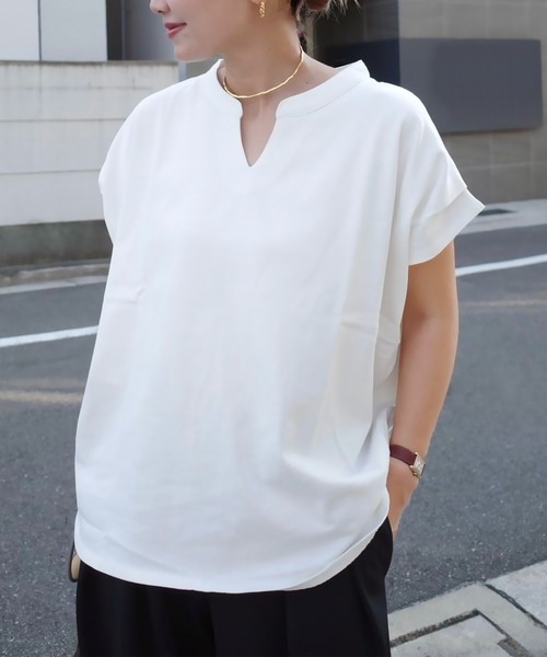 HEILIS(ヘイリス)の「《hideka select》キーネックフレンチスリーブカットソー / キーネック フレンチスリーブ カットソー Tシャツ(Tシャツ/カットソー・レディース・チャコールグレー/アイボリー・FREE)」の1枚目の写真