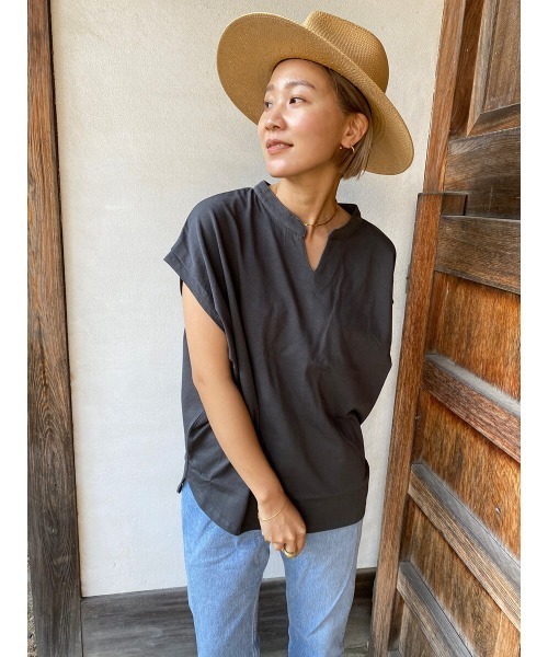 HEILIS(ヘイリス)の「《hideka select》キーネックフレンチスリーブカットソー / キーネック フレンチスリーブ カットソー Tシャツ(Tシャツ/カットソー・レディース・チャコールグレー/アイボリー・FREE)」の12枚目の写真