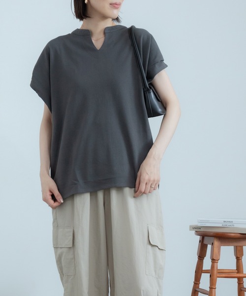 HEILIS(ヘイリス)の「《hideka select》キーネックフレンチスリーブカットソー / キーネック フレンチスリーブ カットソー Tシャツ(Tシャツ/カットソー・レディース・チャコールグレー/アイボリー・FREE)」の20枚目の写真