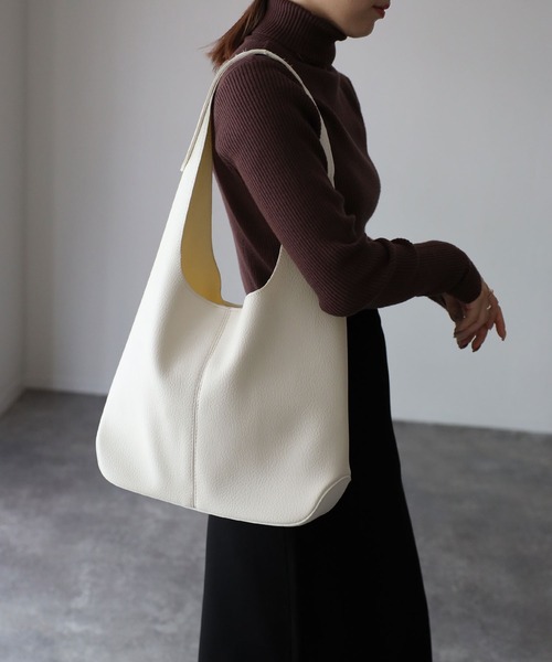 Riberry(リベリー)の「ラウンドトートバッグ(トートバッグ・レディース・ホワイト/ブラック/ベージュ/グリーン・FREE)」の19枚目の写真