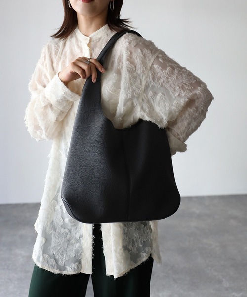 Riberry(リベリー)の「ラウンドトートバッグ(トートバッグ・レディース・ホワイト/ブラック/ベージュ/グリーン・FREE)」の12枚目の写真