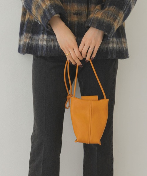 RODE SKO(ロデスコ)の「まるひもショルダーバッグ(ショルダーバッグ・レディース・ブラック/マスタード/モカ/ブラウン系その他/グリーン系その他・ONE)」の13枚目の写真