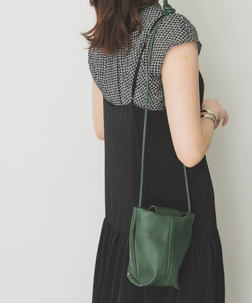 RODE SKO(ロデスコ)の「まるひもショルダーバッグ(ショルダーバッグ・レディース・ブラック/マスタード/モカ/ブラウン系その他/グリーン系その他・ONE)」の12枚目の写真