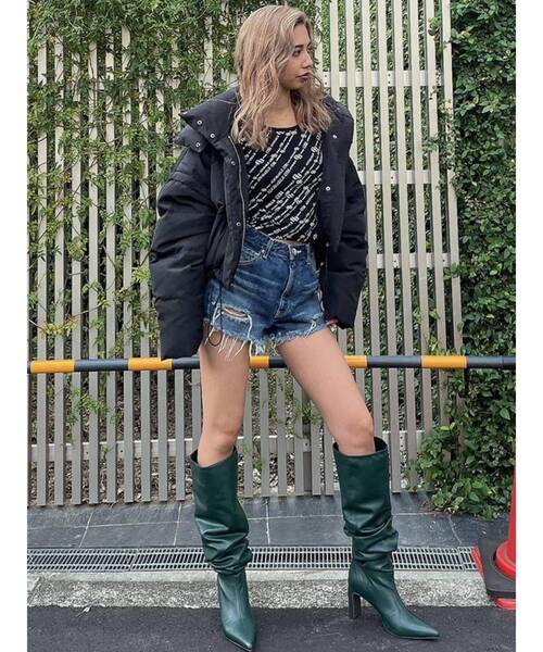 GYDA（ジェイダ）の「BACK RIPPED デニムショートパンツ（デニムパンツ・レディース・ライトブルー/インディゴブルー/ブルー・SMALL/MEDIUM/LARGE/X-SMALL）」の5枚目の写真