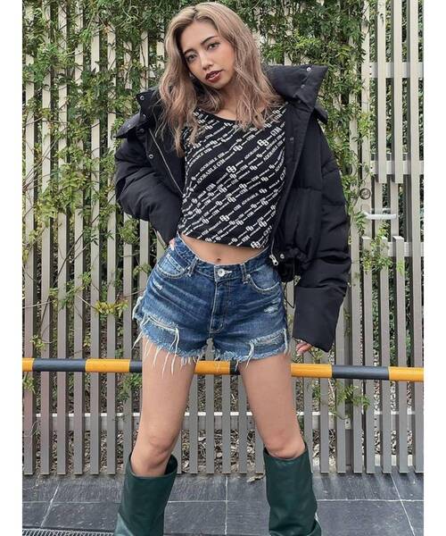 GYDA（ジェイダ）の「BACK RIPPED デニムショートパンツ（デニムパンツ・レディース・ライトブルー/インディゴブルー/ブルー・SMALL/MEDIUM/LARGE/X-SMALL）」の7枚目の写真