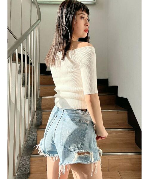 GYDA（ジェイダ）の「BACK RIPPED デニムショートパンツ（デニム
