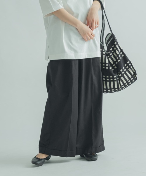 FORK&SPOON（フォークアンドスプーン）の「FORK&SPOON　コットンサテンワイドパンツ（その他パンツ・レディース・ブラック/ベージュ系その他・2/1）」の4枚目の写真