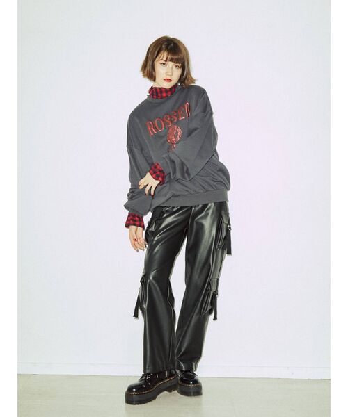 jouetie（ジュエティ）の「メタリックロゴプルオーバー（スウェット・レディース・イエロー/ブルー/グレー/ブラック・MEDIUM）」の6枚目の写真