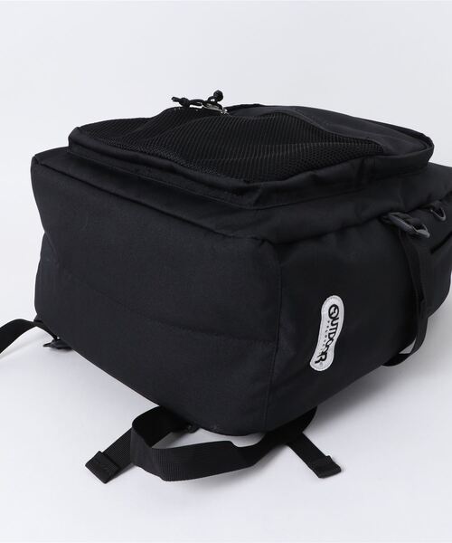 OUTDOOR PRODUCTS(アウトドアプロダクツ)の「オーバルデイパック バックパック 約30L(バックパック/リュック・メンズ・ホワイト/ブラック/スミクロ・FREE)」の5枚目の写真