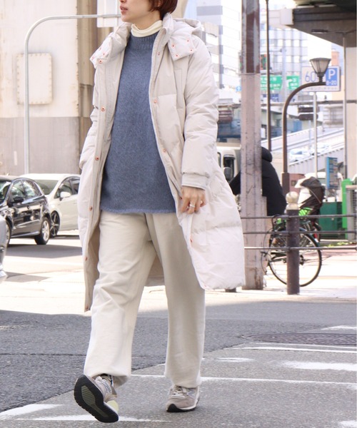 GIORDANO（ジョルダーノ）の「[ GIORDANO ]スタンドフードロングダウンジャケット | 撥水/防風/ダウン80% フェザー20%（ダウンジャケット/コート・レディース・ブラック/グレー・X-LARGE/MEDIUM/LARGE/SMALL）」の19枚目の写真