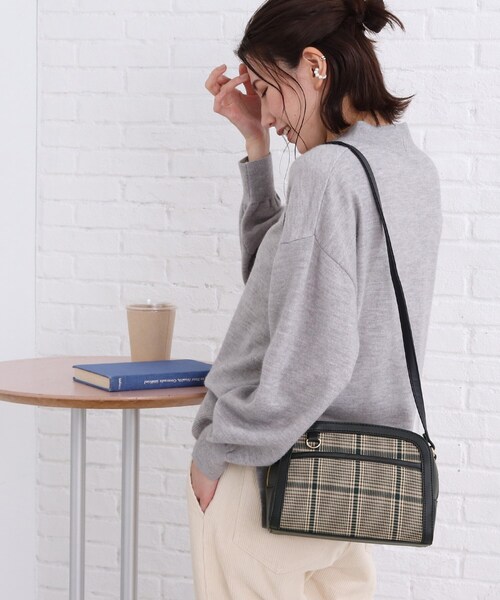 SHOO・LA・RUE(シューラルー)の「◆フロントチェックショルダーバッグ(ショルダーバッグ・レディース・グリーン系その他3/キャメル/ブラウン系2・00)」の16枚目の写真