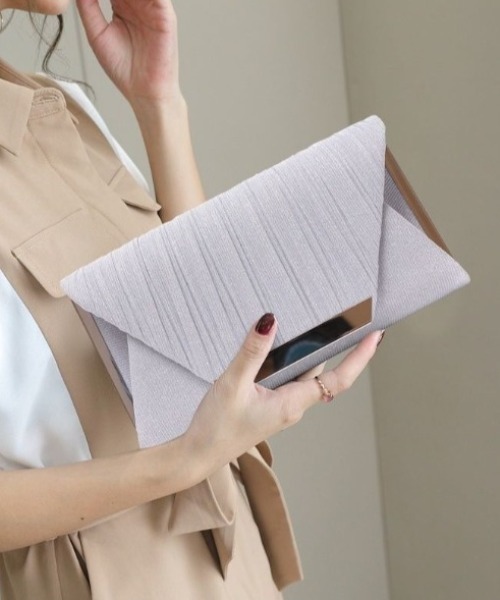 deux amour（ドゥーザムール）の「クラッチバッグ（クラッチバッグ・レディース・ゴールド/シルバー/ブラック/グレー・FRE）」の3枚目の写真