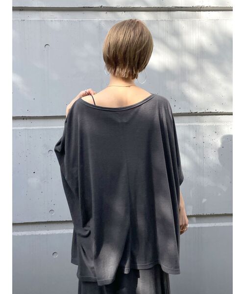 Ungrid(アングリッド)の「リネン混ルーズトップス(Tシャツ/カットソー・レディース・チャコールグレー/ベージュ/オレンジ・FREE)」の4枚目の写真