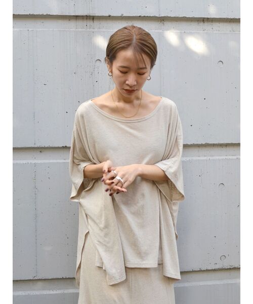Ungrid(アングリッド)の「リネン混ルーズトップス(Tシャツ/カットソー・レディース・チャコールグレー/ベージュ/オレンジ・FREE)」の16枚目の写真