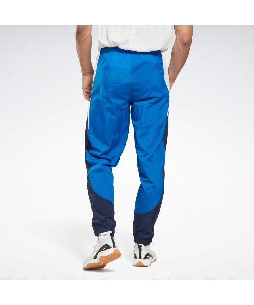 Reebok（リーボック）の「トレイン ウーブン パンツ / TRAIN WOVEN PANT（スウェットパンツ・メンズ・ブラック/ブルー・X-SMALL/SMALL/MEDIUM/LARGE/X-LARGE/XX-LARGE/XXX-LARGE）」の4枚目の写真