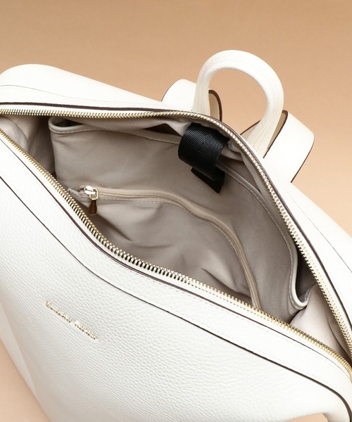 Samantha Thavasa(サマンサタバサ)の「シボ型押しレザーリュック(バックパック/リュック・レディース・ブラック/オフホワイト・FREE)」の10枚目の写真