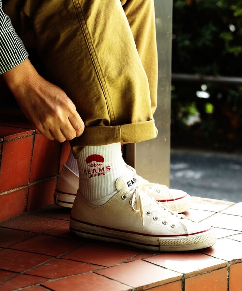 BEAMS JAPAN（ビームス　ジャパン）の「BEAMS JAPAN / 別注 通学快足 ソックス 2（ソックス/靴下・レディース・ホワイト系その他2/ホワイト/レッド/ネイビー・21㎝～23㎝/23㎝～25㎝/25㎝～27㎝）」の2枚目の写真