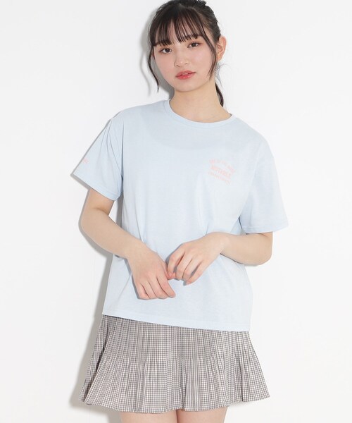 PINK-latte（ピンクラテ）の「◆【130cm/165サイズありcm/プチプラアイテム】ワンポイントカレッジTシャツ（Tシャツ/カットソー・キッズ・ブラック/ライトグリーン/サックスブルー/オフホワイト・15 /16/02/13/14）」の5枚目の写真