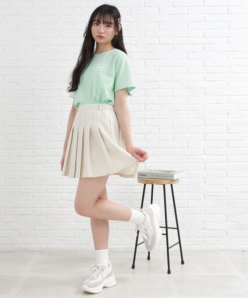 PINK-latte（ピンクラテ）の「◆【130cm/165サイズありcm/プチプラアイテム】ワンポイントカレッジTシャツ（Tシャツ/カットソー・キッズ・ブラック/ライトグリーン/サックスブルー/オフホワイト・15 /16/02/13/14）」の13枚目の写真