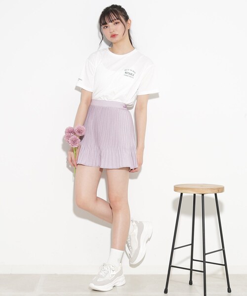 PINK-latte（ピンクラテ）の「◆【130cm/165サイズありcm/プチプラアイテム】ワンポイントカレッジTシャツ（Tシャツ/カットソー・キッズ・ブラック/ライトグリーン/サックスブルー/オフホワイト・15 /16/02/13/14）」の17枚目の写真