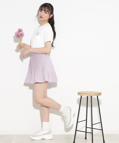 PINK-latte（ピンクラテ）の「◆【130cm/165サイズありcm/プチプラアイテム】ワンポイントカレッジTシャツ（Tシャツ/カットソー・キッズ・ブラック/ライトグリーン/サックスブルー/オフホワイト・15 /16/02/13/14）」の18枚目の写真